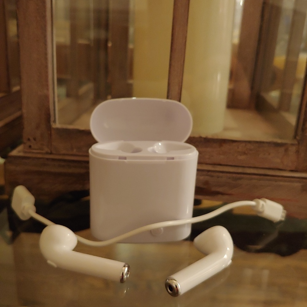 AirPods (Fake)